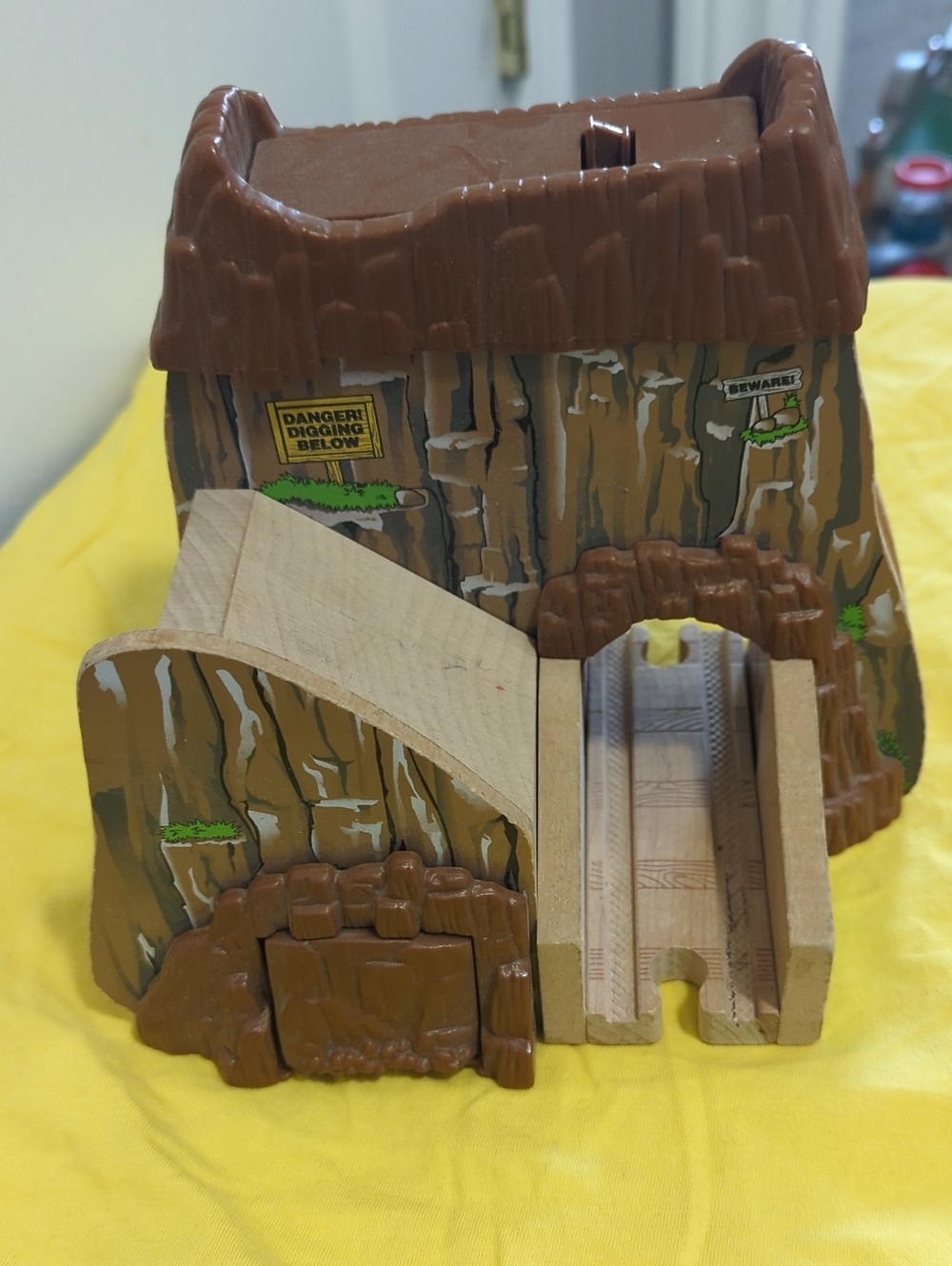 Thomas The Tank Engine Boulder Mountain Set